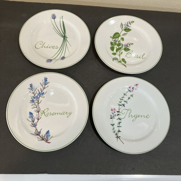 Disney Winnie the Pooh Herb Salad Plates Set of 4 - Picture 1 of 8
